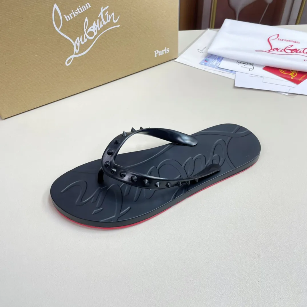 [CL red sole shoes] P: 260💰 size 38-45. Men's classic slippers, made on the official website 1:1, the original factory specializes in original materials ➖ OEM production ➖ Original ultra-light anti-slip outsole. Super fashionable and super comfortable, handsome on the feet, a must-have for men in summer! .